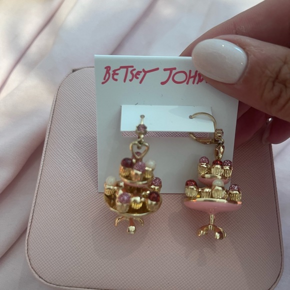 NWT Betsey Johnson Earrings - Picture 2 of 5